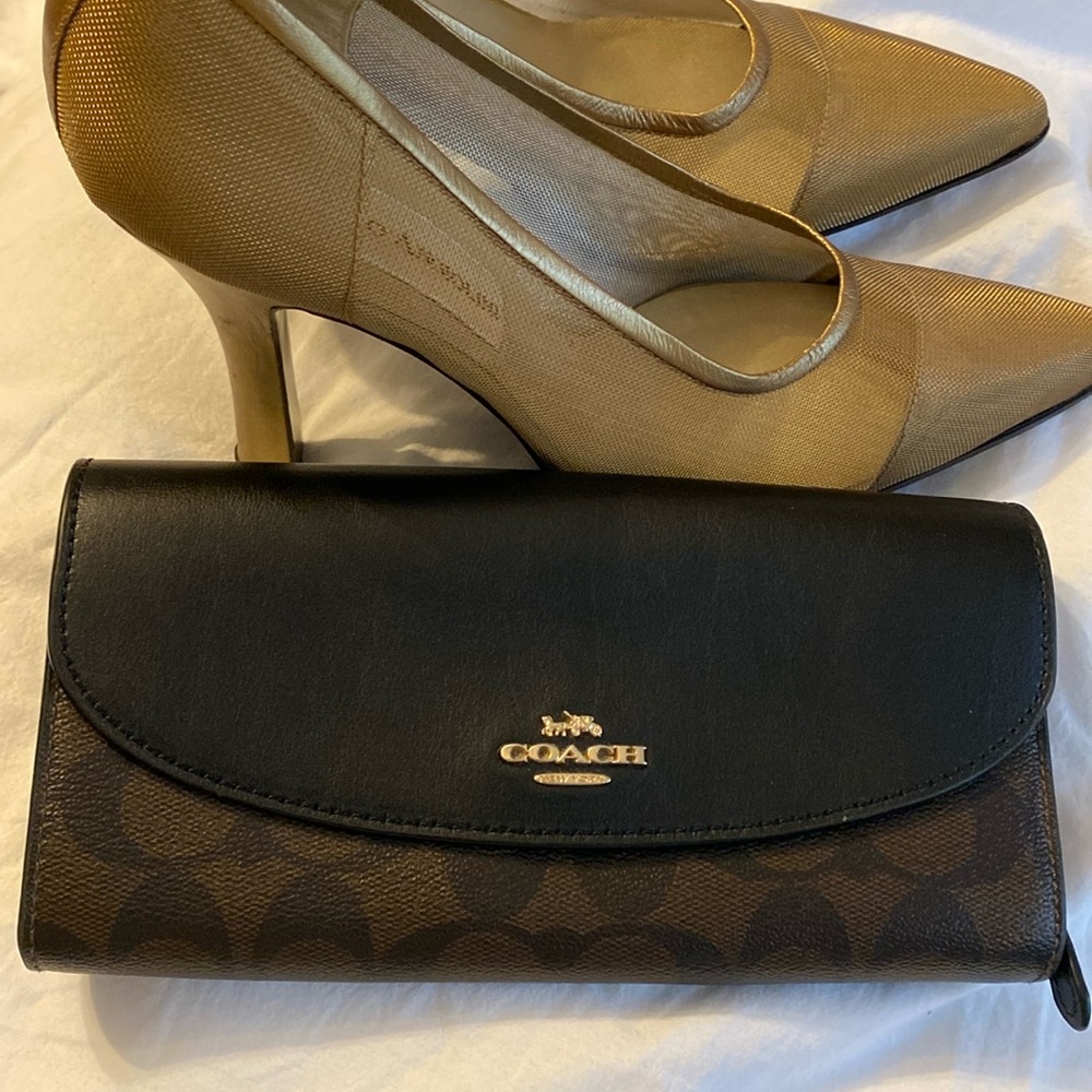 Wallet Designer By Coach Size: Medium
Regular price $76.99 - Picture 2 of 6